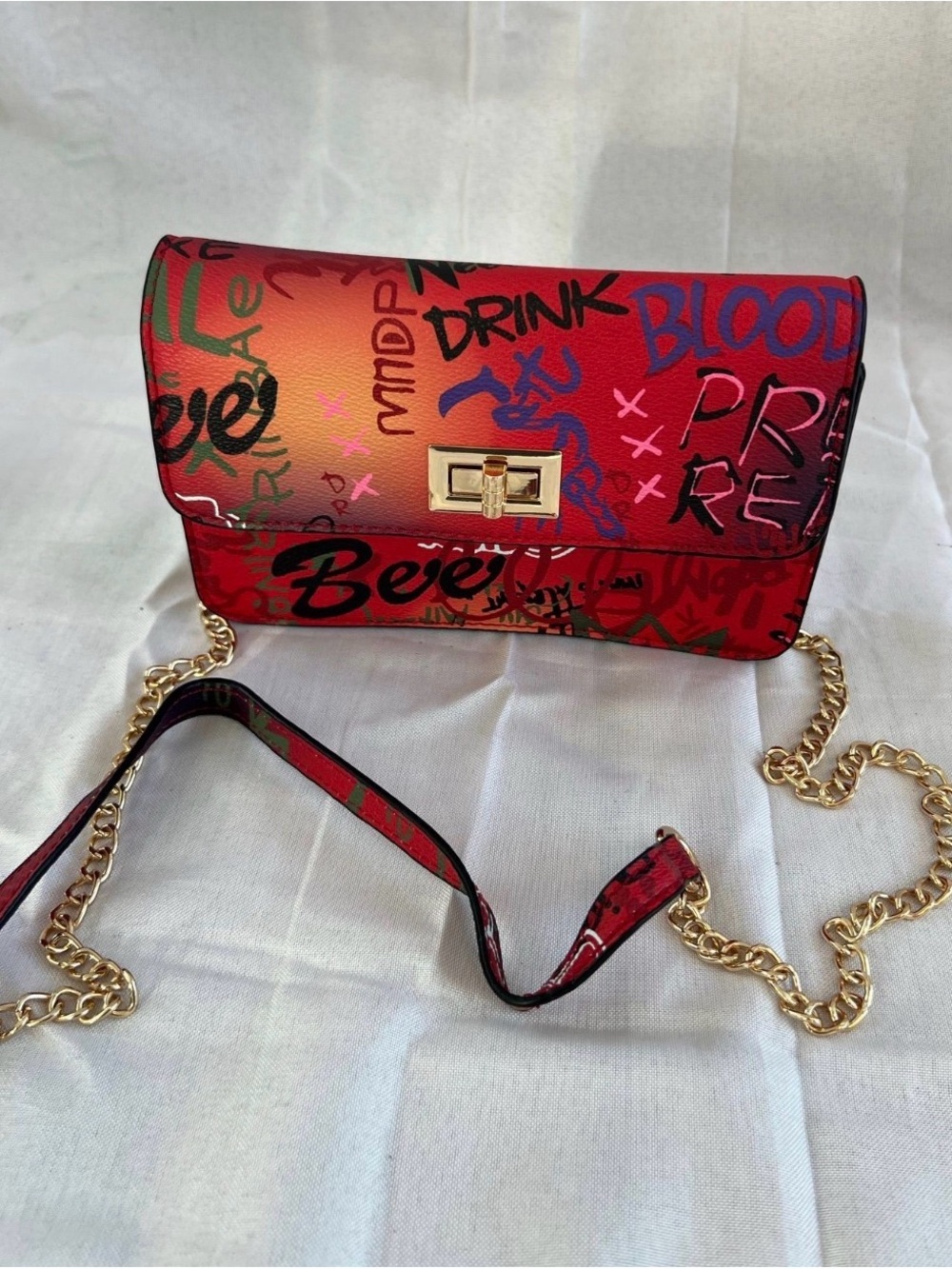 Red Graffiti Print Chain Crossbody Bag